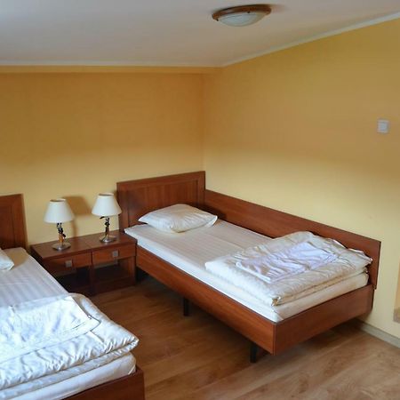 Hostel Gwarek Катовице Экстерьер фото