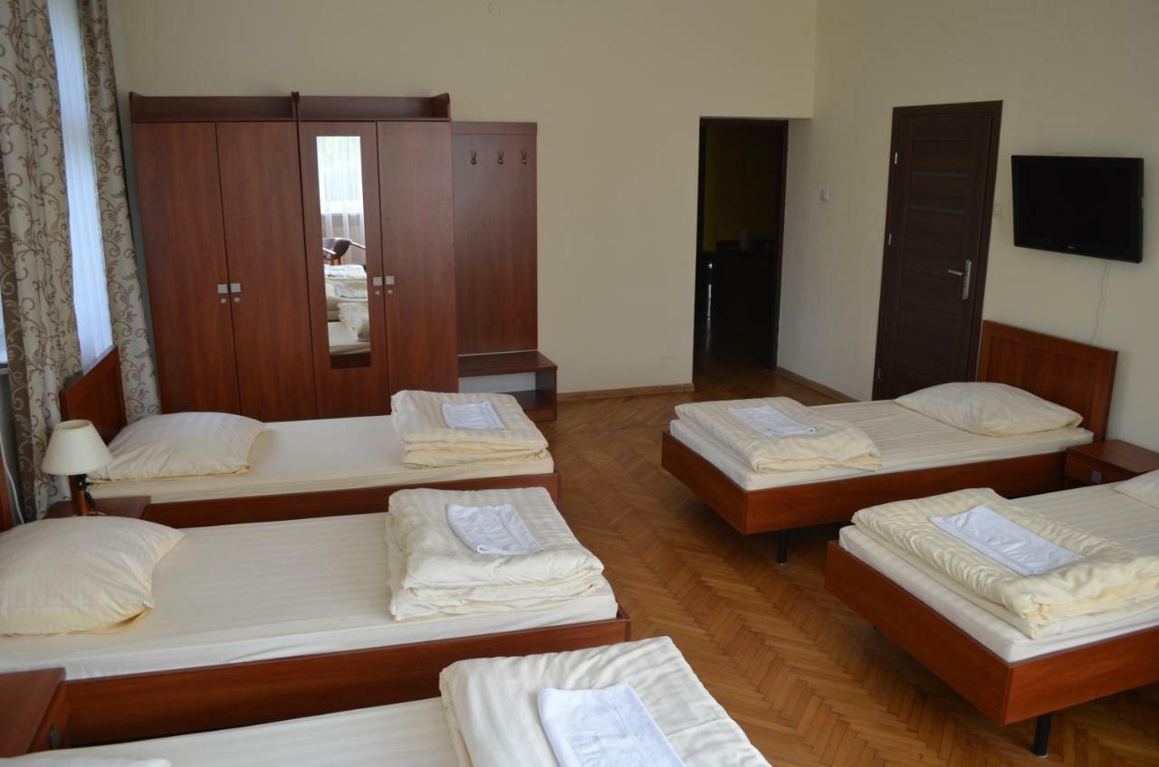 Hostel Gwarek Катовице Экстерьер фото