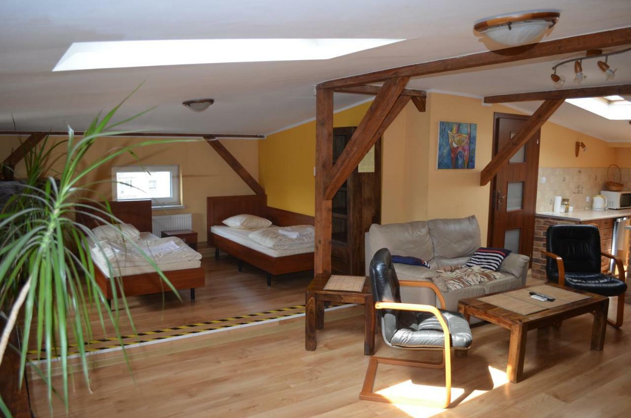 Hostel Gwarek Катовице Экстерьер фото